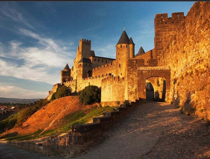 Gite Au Pied De La Cite Medievale - Le 127 Каркассонн Екстер'єр фото